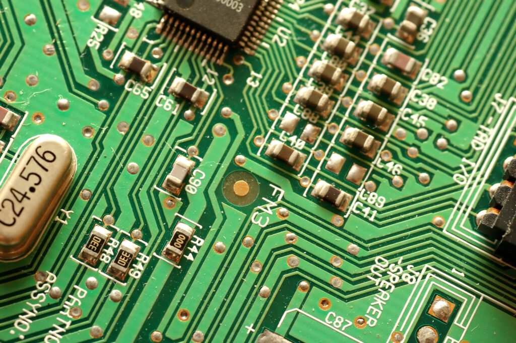 はんだマスクと PCB シルクスクリーンはどれほど重要ですか?